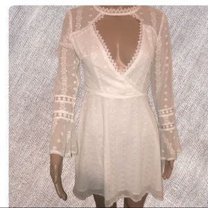 Gorgeous white lace dress by Two sisters size 6